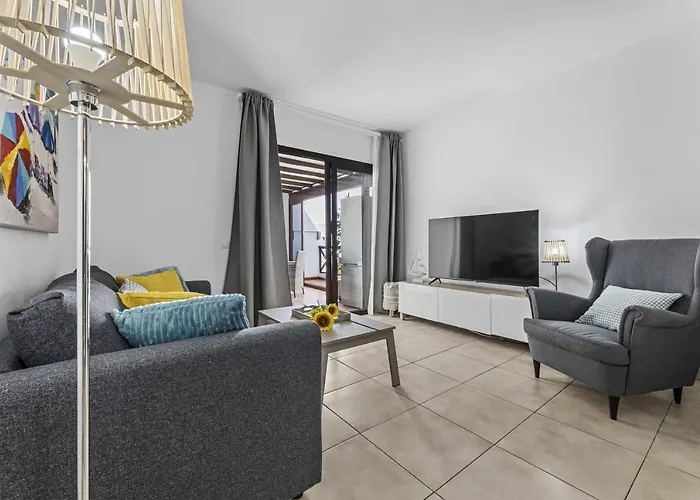 Hola Arnage Pool View Apartment Puerto del Carmen (Lanzarote)