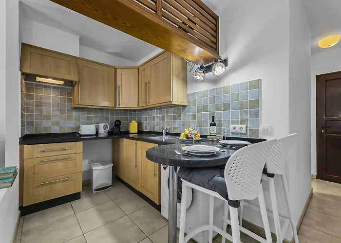 Hola Arnage Pool View דירה