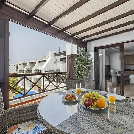 Hola Arnage Pool View